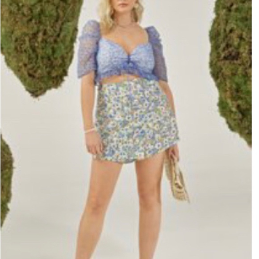✂️SHEIN Plus size organza floral crop top